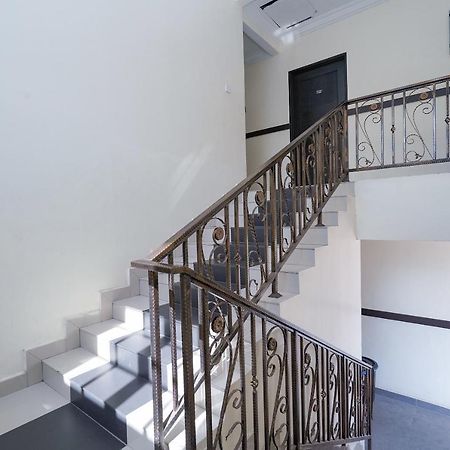 Oyo 90451 Bangi Moya Guesthouse 外观 照片