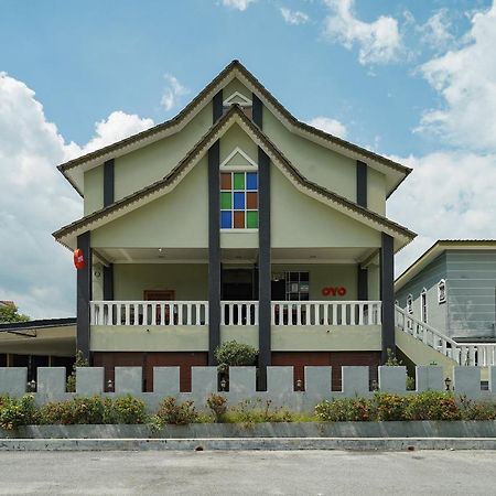 Oyo 90451 Bangi Moya Guesthouse 外观 照片