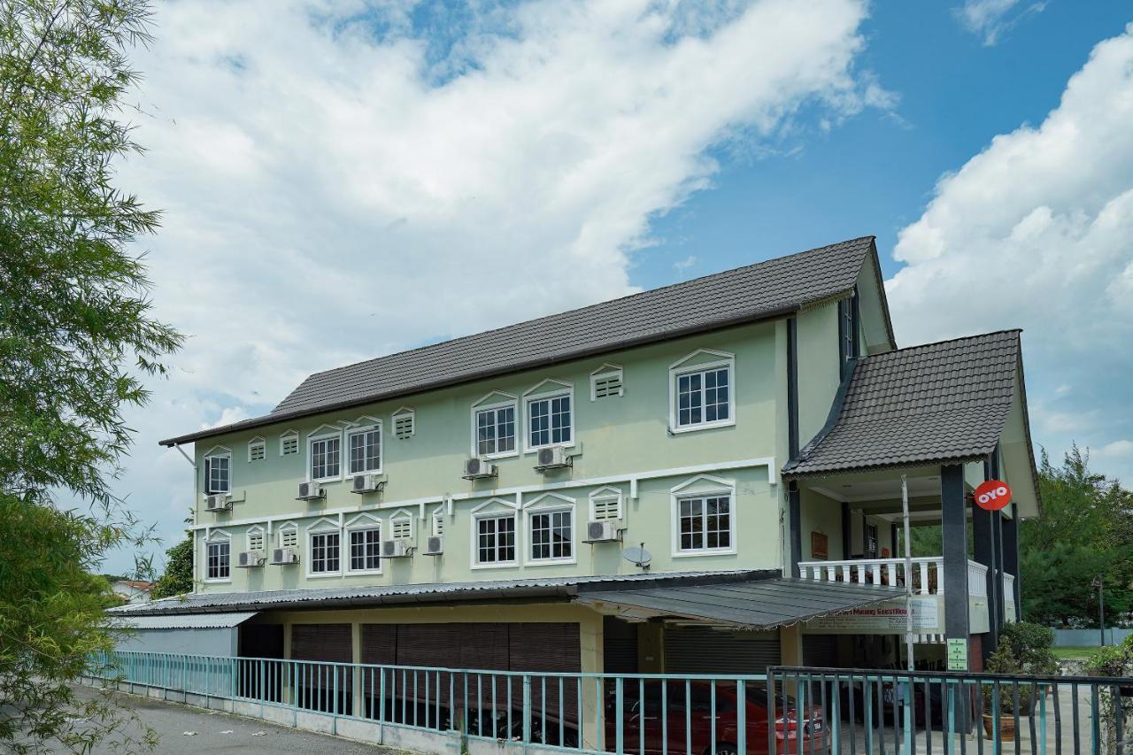 Oyo 90451 Bangi Moya Guesthouse 外观 照片