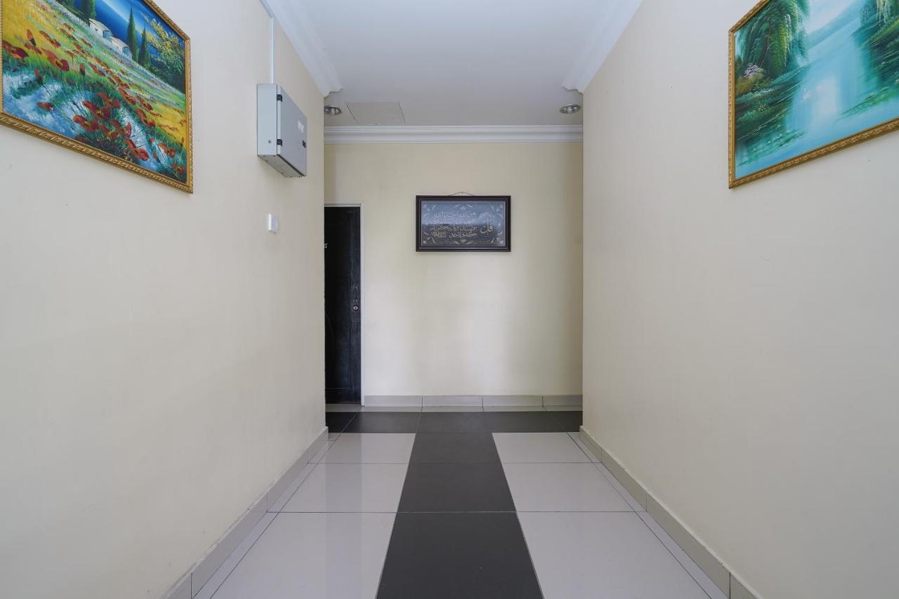 Oyo 90451 Bangi Moya Guesthouse 外观 照片