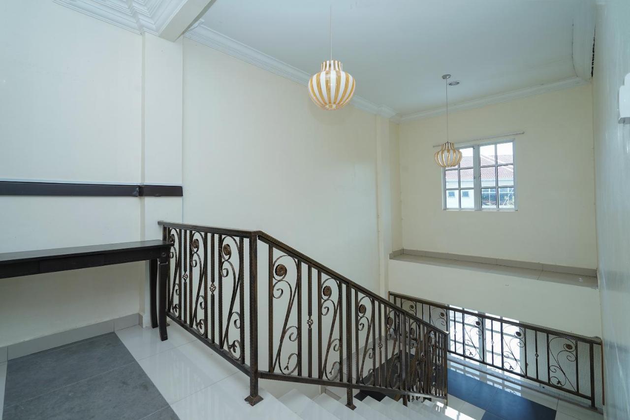 Oyo 90451 Bangi Moya Guesthouse 外观 照片