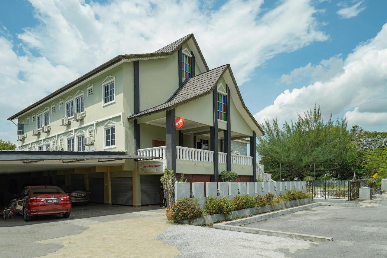 Oyo 90451 Bangi Moya Guesthouse 外观 照片