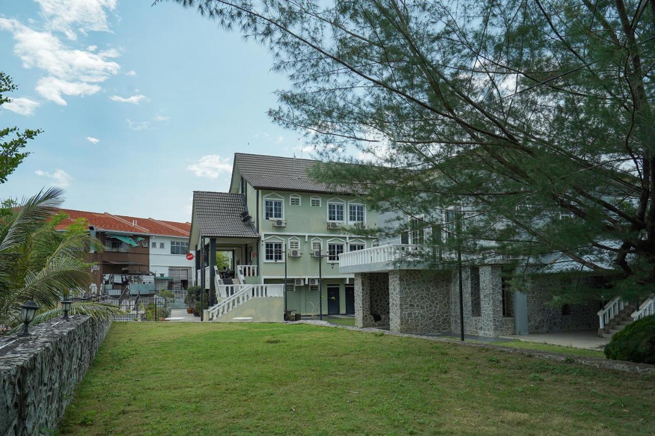 Oyo 90451 Bangi Moya Guesthouse 外观 照片