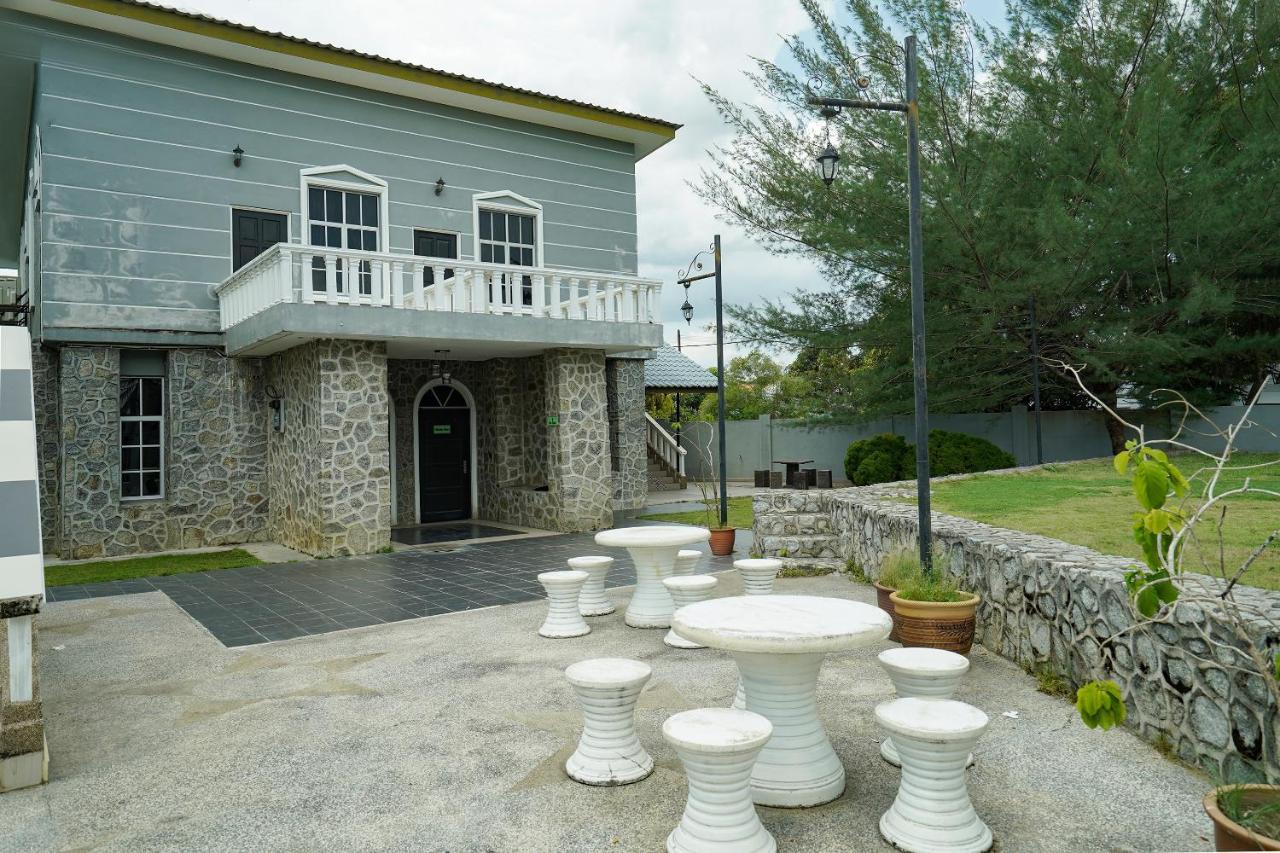 Oyo 90451 Bangi Moya Guesthouse 外观 照片