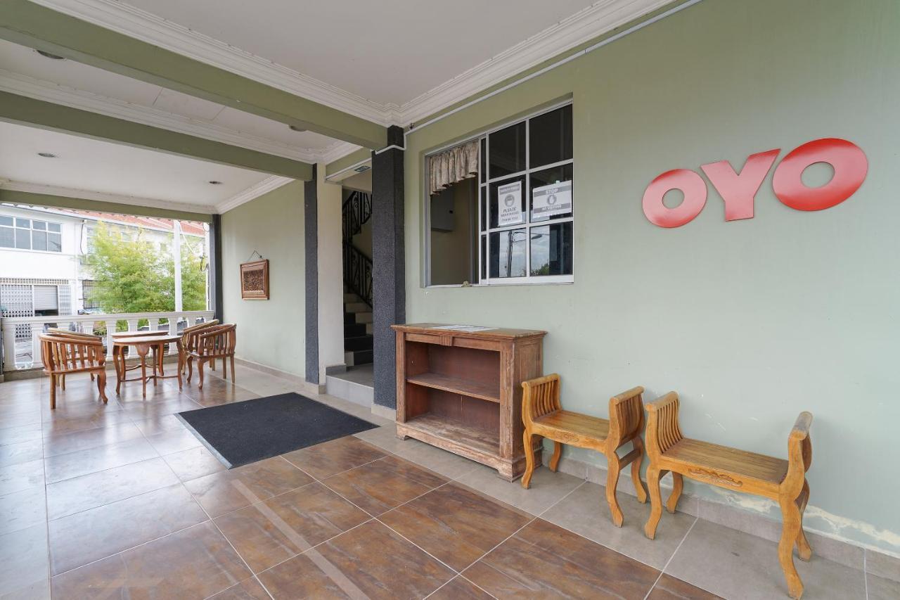 Oyo 90451 Bangi Moya Guesthouse 外观 照片