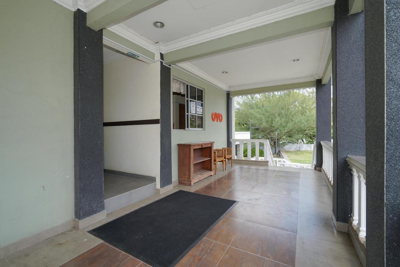 Oyo 90451 Bangi Moya Guesthouse 外观 照片