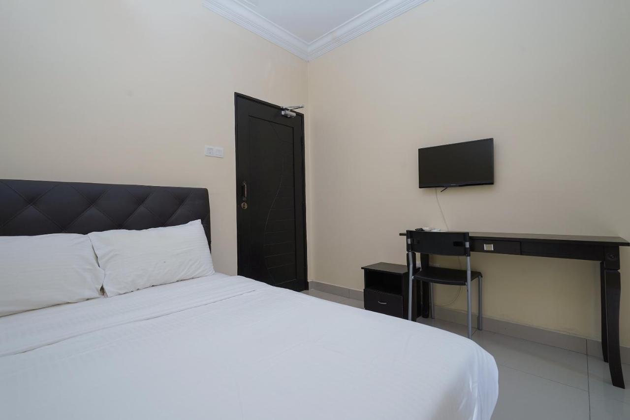 Oyo 90451 Bangi Moya Guesthouse 外观 照片