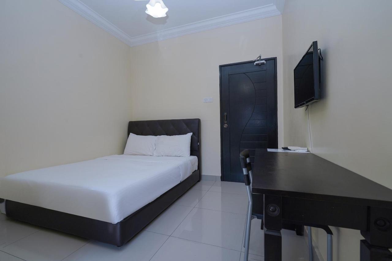 Oyo 90451 Bangi Moya Guesthouse 外观 照片