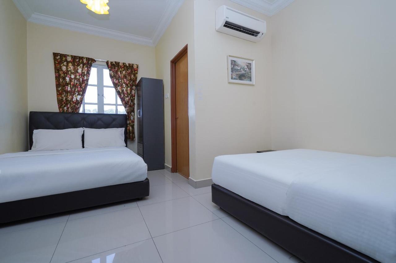 Oyo 90451 Bangi Moya Guesthouse 外观 照片