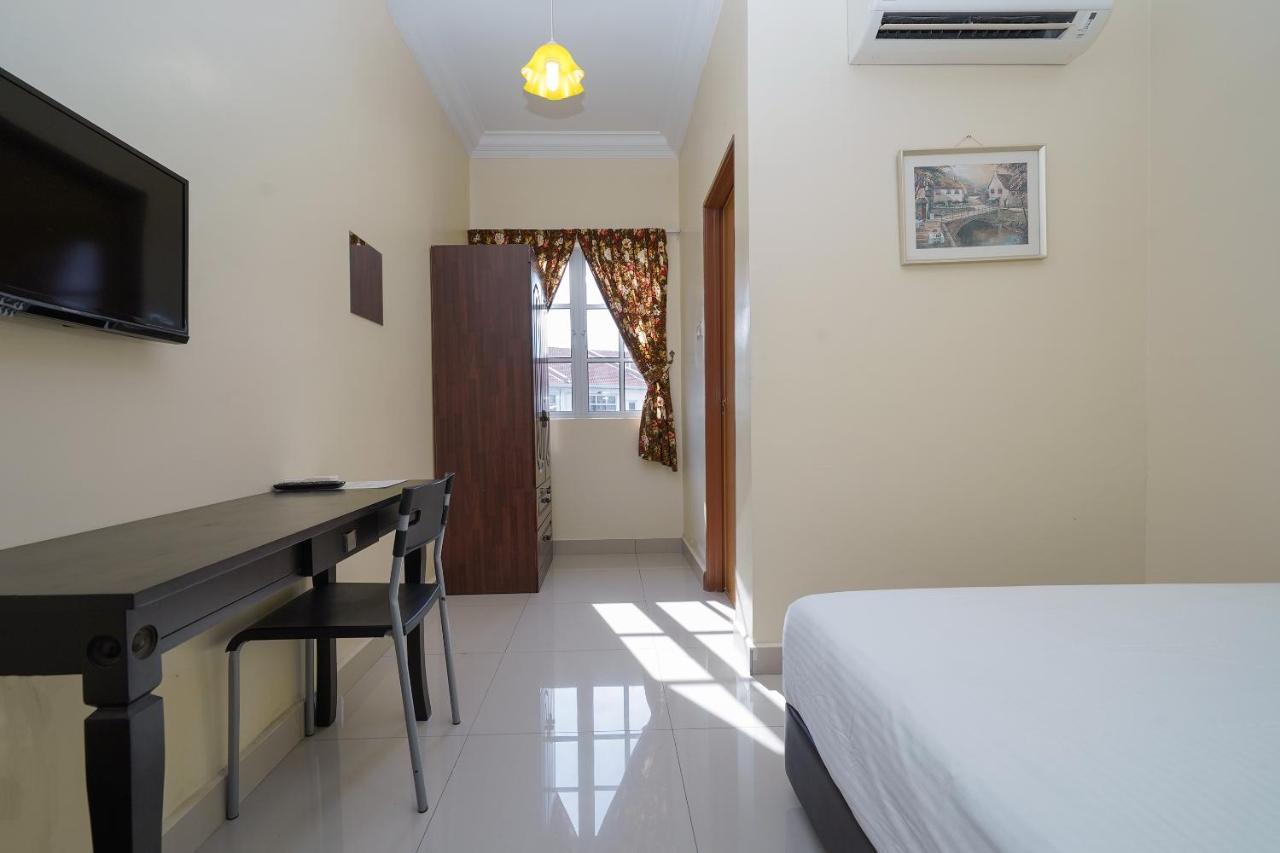 Oyo 90451 Bangi Moya Guesthouse 外观 照片